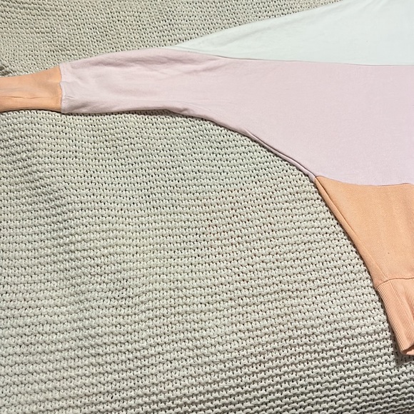 Cabana by Crown and Ivy Oversize Long Sleeve Pullover Women's Size Large - Picture 2 of 8